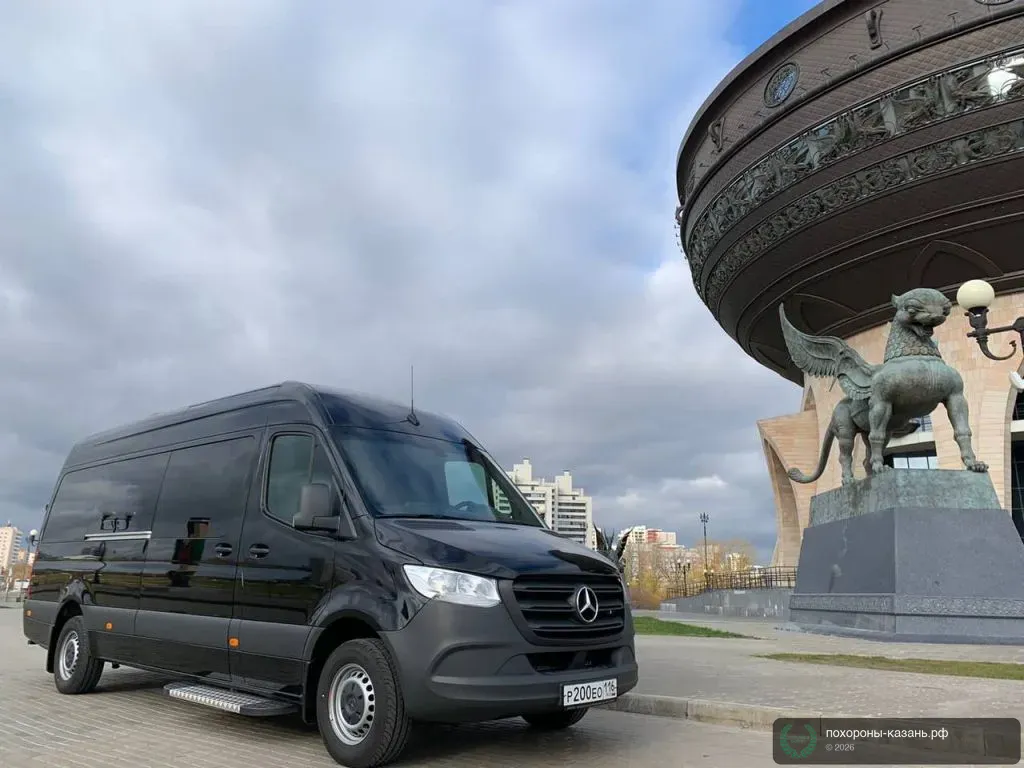 Mercedes Sprinter - вид спереди