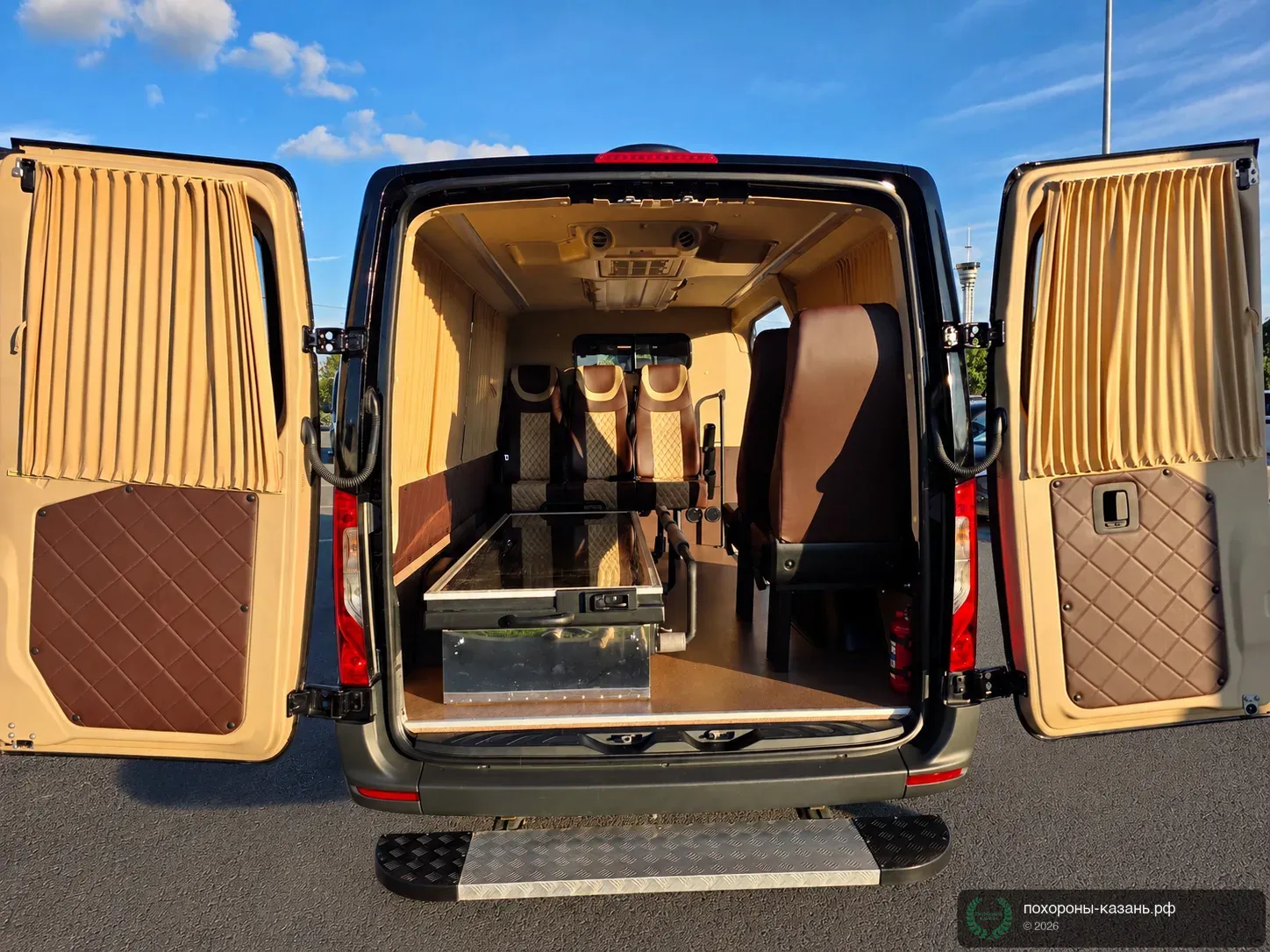 Mercedes-Benz Sprinter Premium - вид сбоку